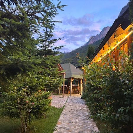 Valbona Relax Hotel ภายนอก รูปภาพ