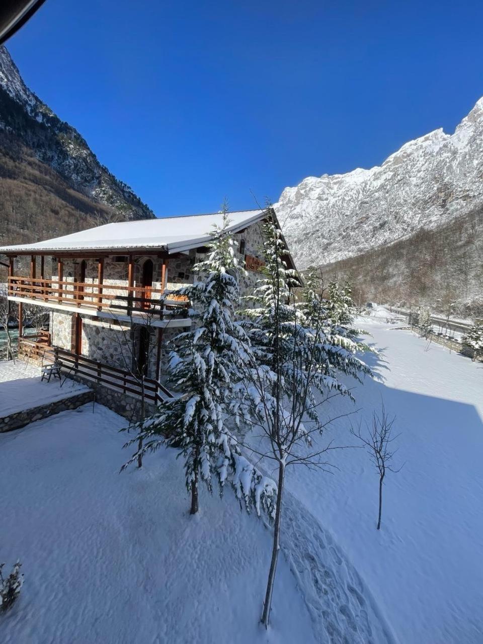 Valbona Relax Hotel ภายนอก รูปภาพ