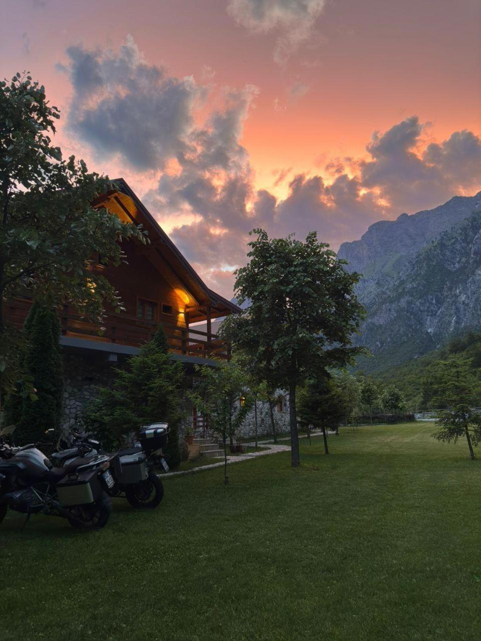 Valbona Relax Hotel ภายนอก รูปภาพ