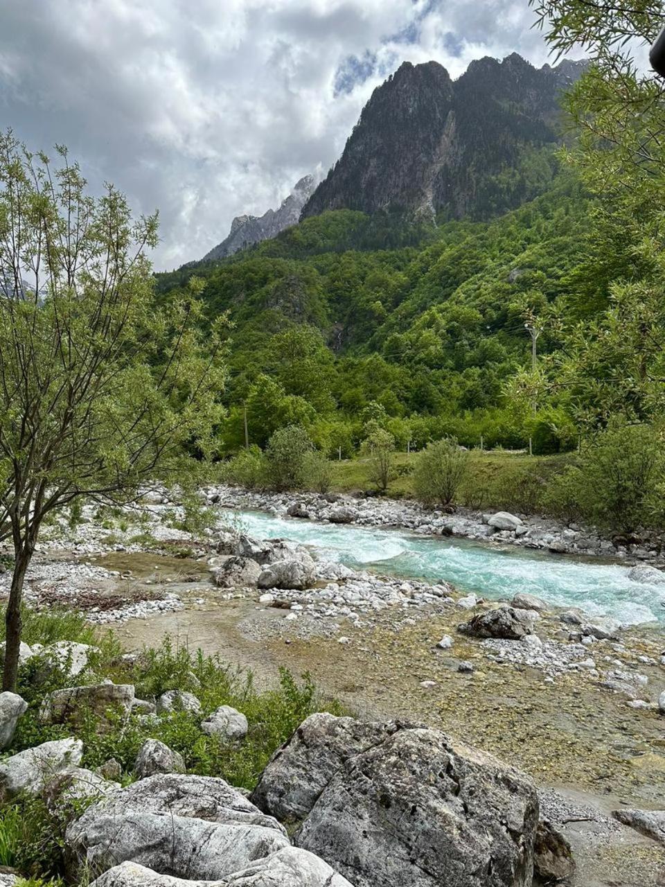 Valbona Relax Hotel ภายนอก รูปภาพ