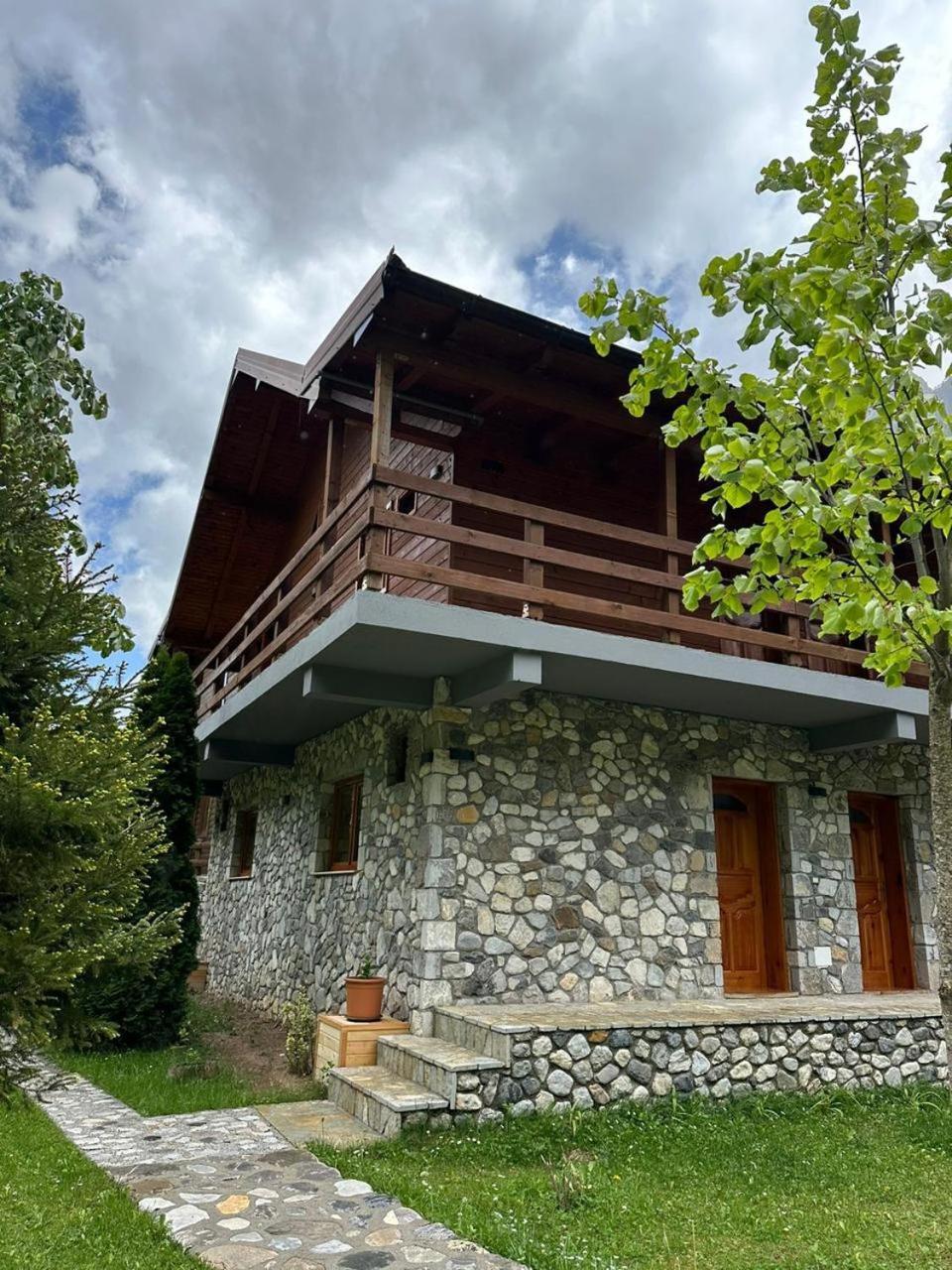Valbona Relax Hotel ภายนอก รูปภาพ