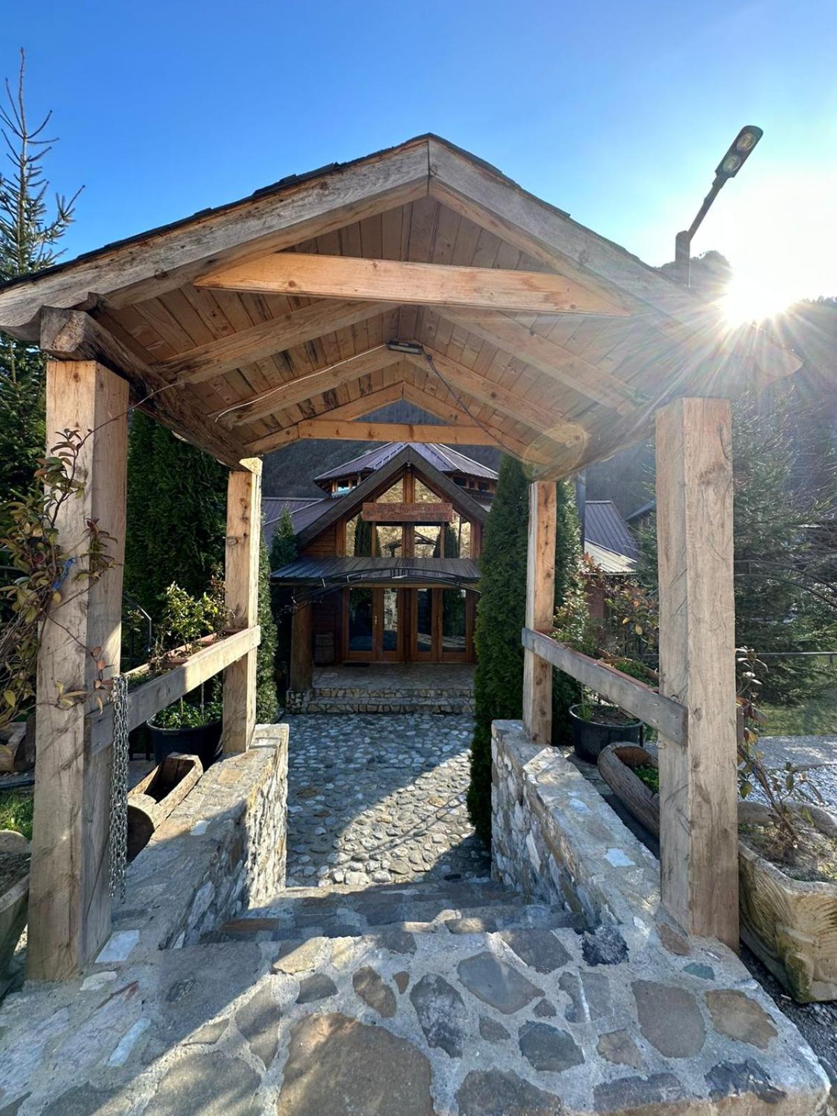 Valbona Relax Hotel ภายนอก รูปภาพ
