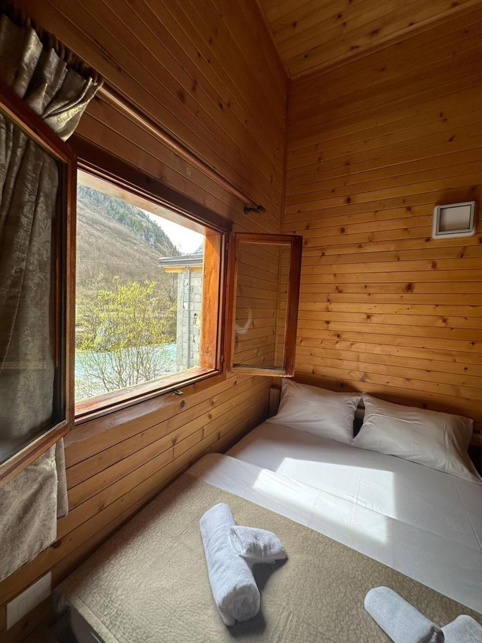 Valbona Relax Hotel ภายนอก รูปภาพ