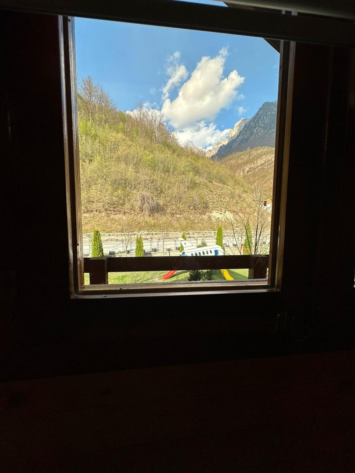 Valbona Relax Hotel ภายนอก รูปภาพ
