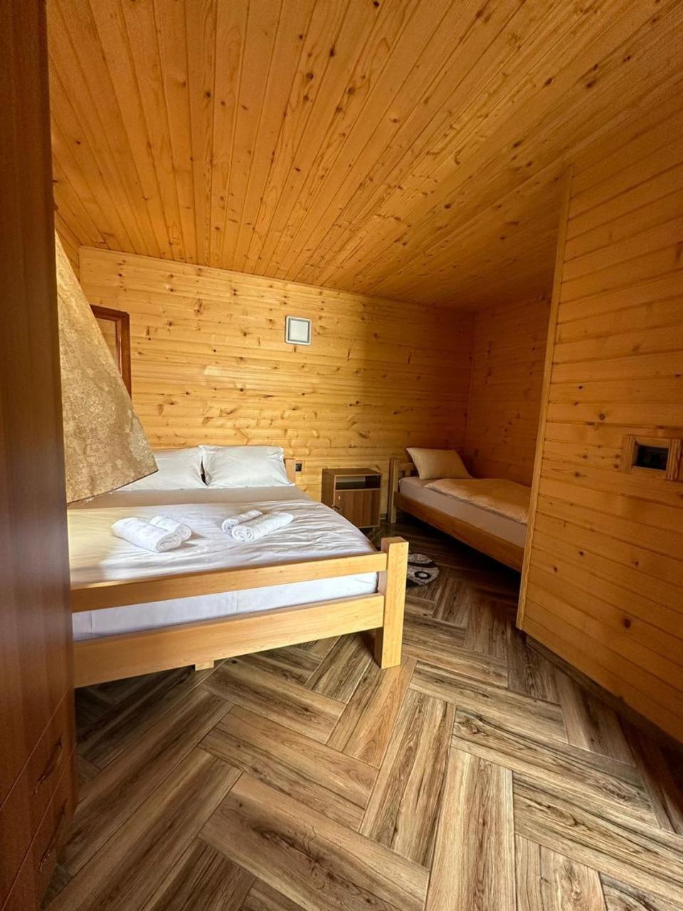 Valbona Relax Hotel ภายนอก รูปภาพ