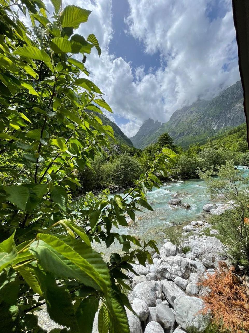 Valbona Relax Hotel ภายนอก รูปภาพ