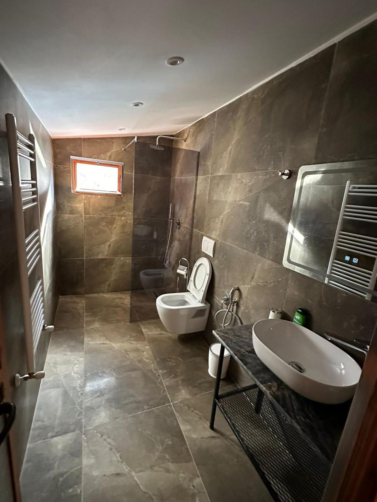 Valbona Relax Hotel ภายนอก รูปภาพ