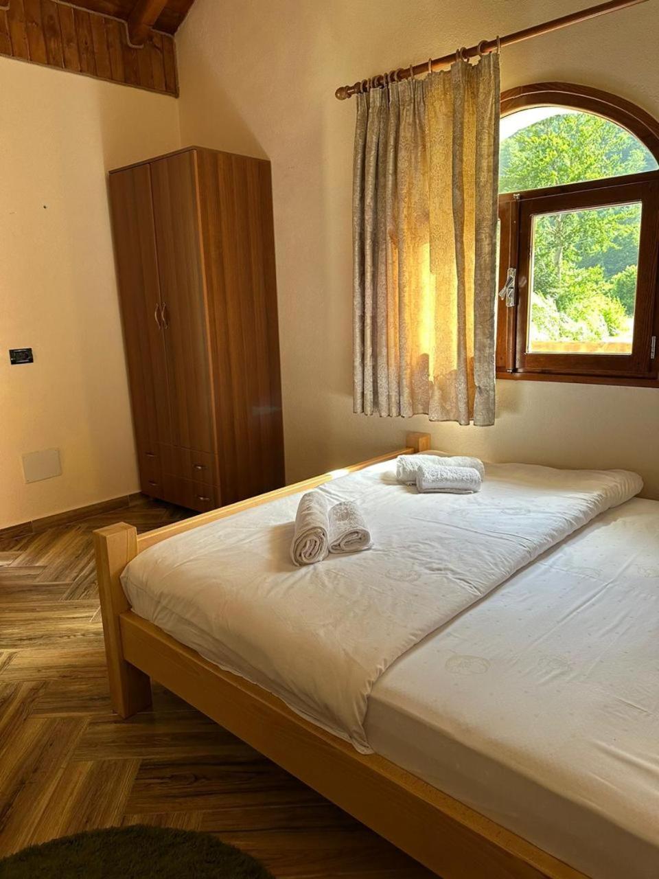 Valbona Relax Hotel ภายนอก รูปภาพ